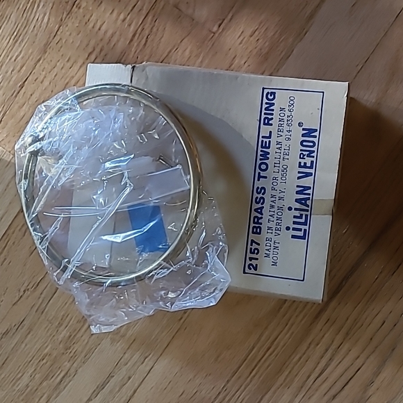 BRASS TOWEL RING - Picture 1 of 1